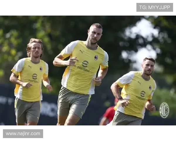 帕夫洛维奇：全队为迈尼昂扑点高兴氛围融洽团结一心